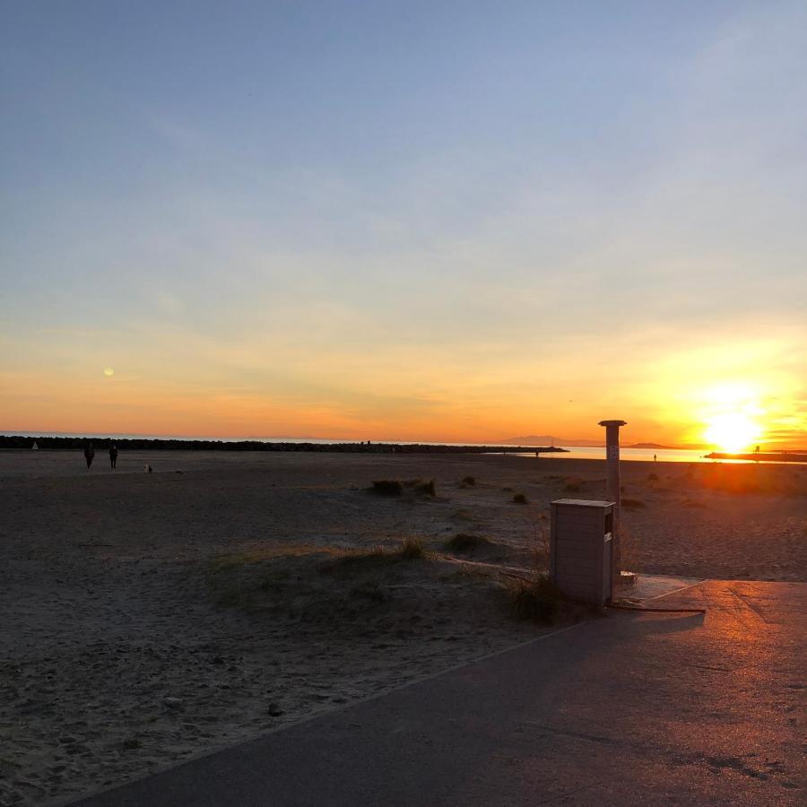 Studio Vue Mer Situe A Cote De La Plage Quartier Des Quilles Sete Luaran gambar
