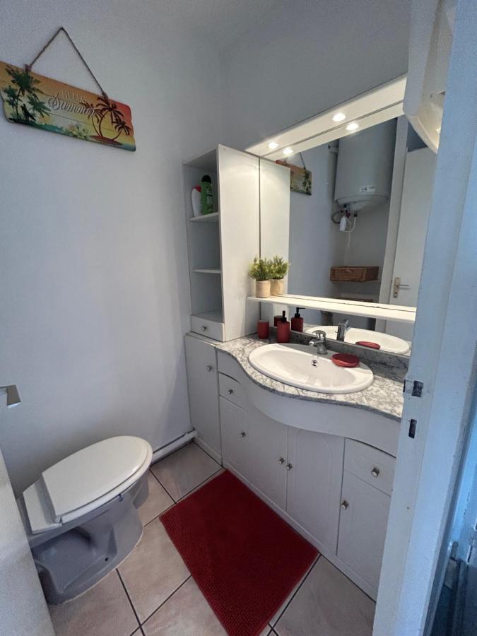 Studio Vue Mer Situe A Cote De La Plage Quartier Des Quilles Sete Luaran gambar
